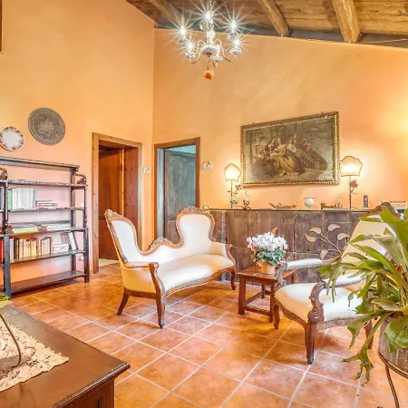 Secluded Holiday In With Swimming Pool